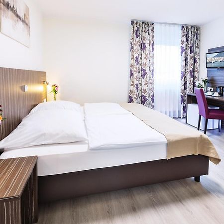 Pension Altes Backhaus Herzogenaurach Ngoại thất bức ảnh