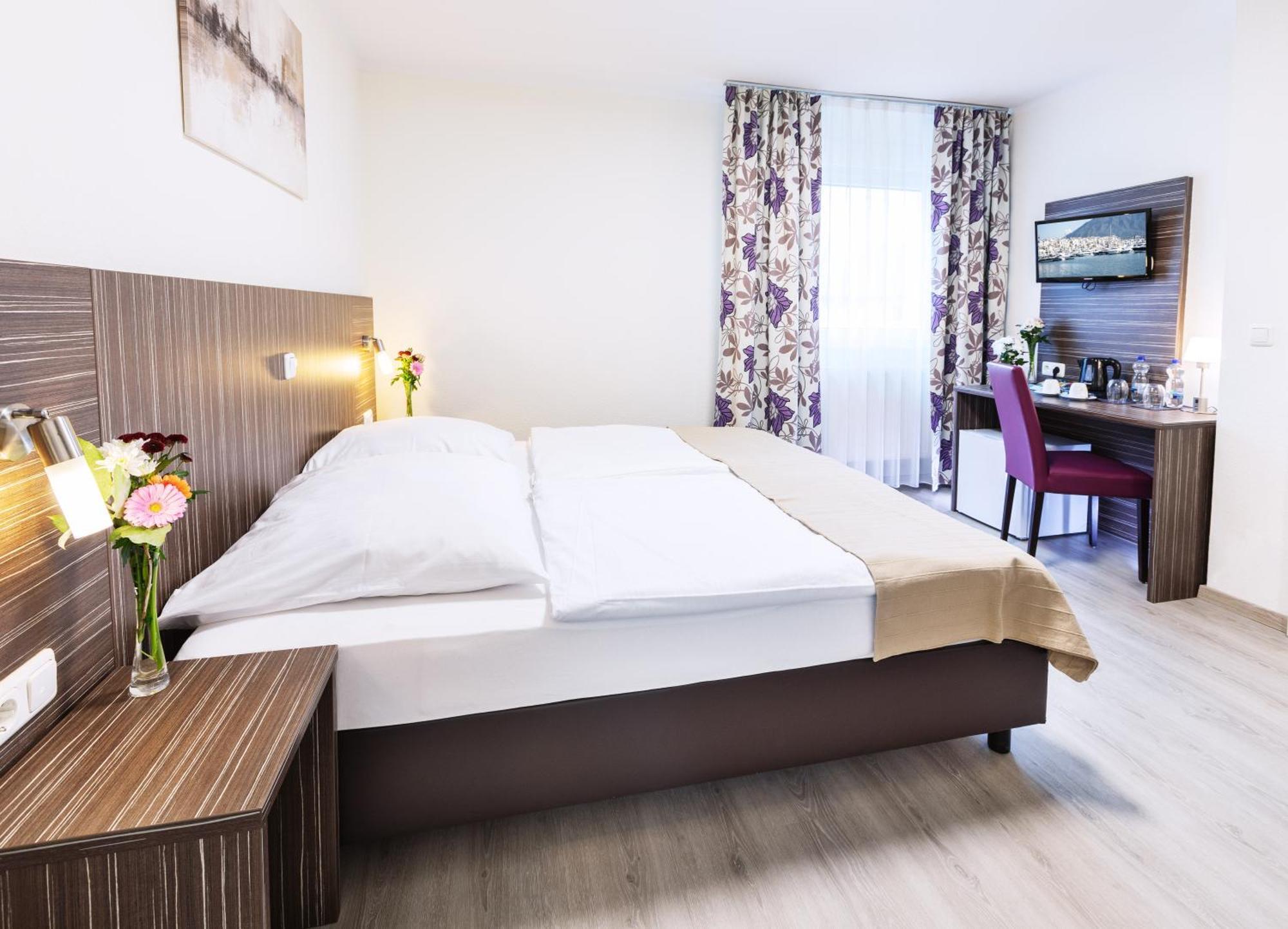 Pension Altes Backhaus Herzogenaurach Ngoại thất bức ảnh