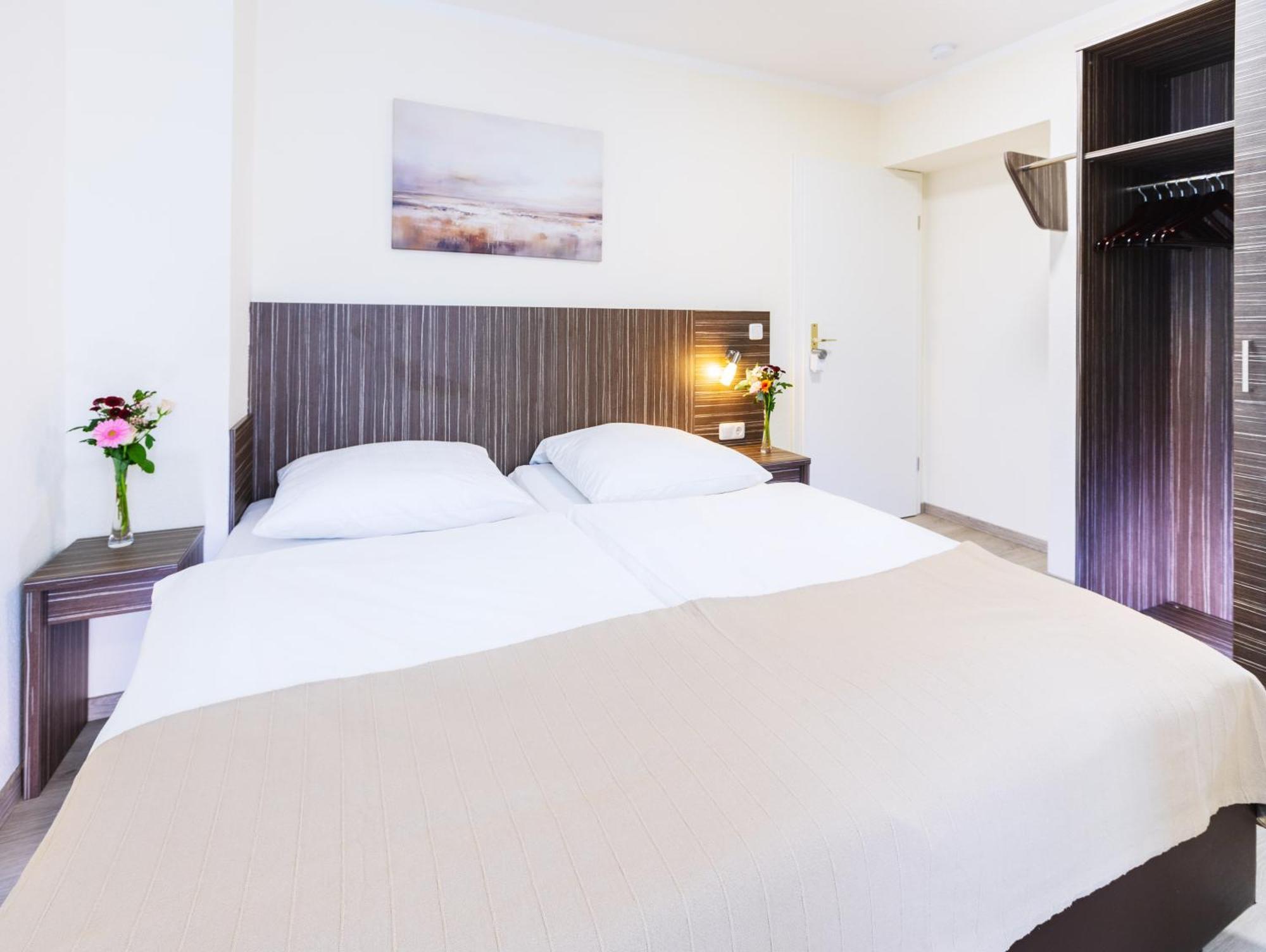 Pension Altes Backhaus Herzogenaurach Ngoại thất bức ảnh